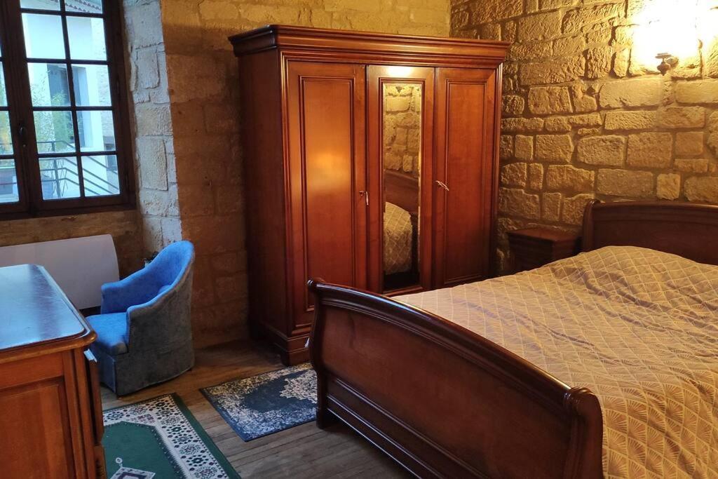 Demeure Du Xiiie-Xive S. Dans La Cite Medievale. グールドン・アン・ケルシー エクステリア 写真